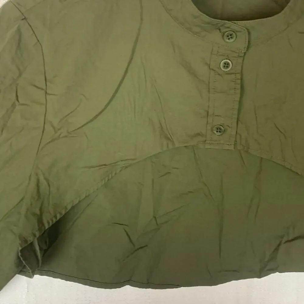 Vetta women's XL army green crop button up faux casual avant casual over lay